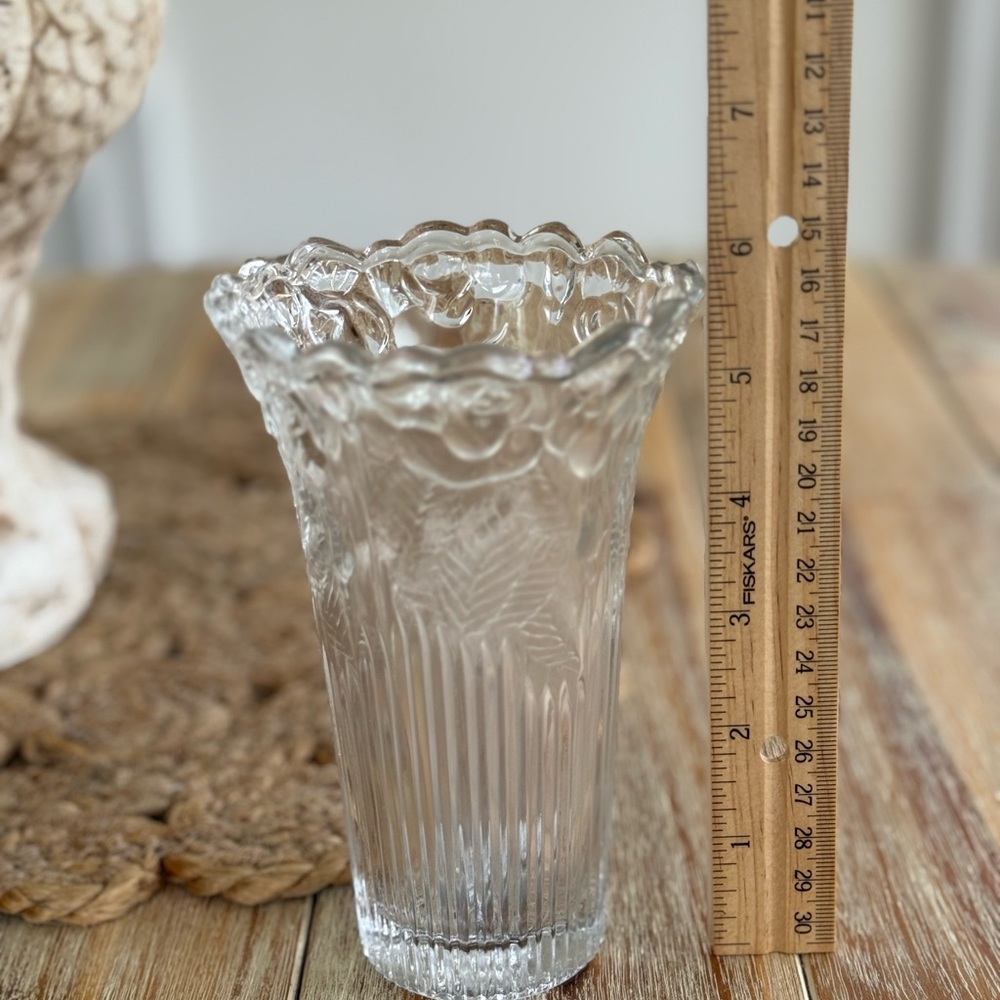 Vintage Borgonova Glass Vase Rose Pattern Italian Pressed Glass - Picture 8 of 9